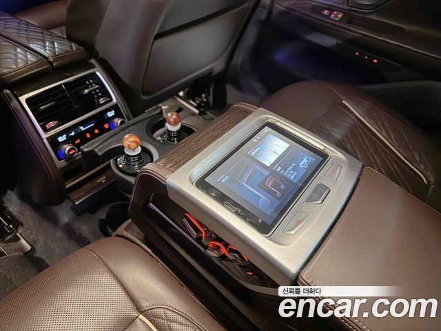 BMW 7-Series 740i Design Pure Excellence