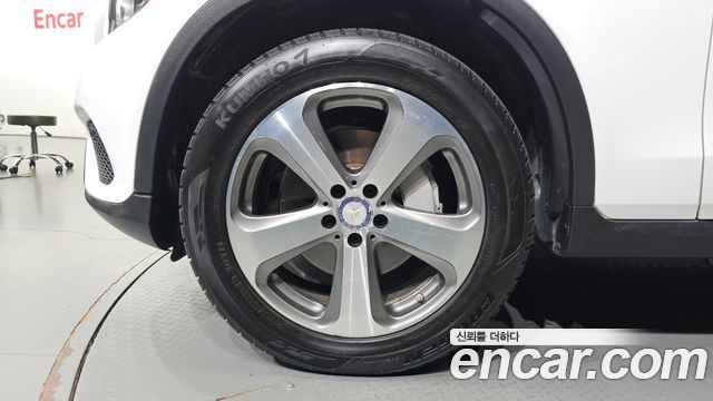 Mercedes-Benz GLC-Class GLC300