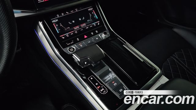 Audi Q8 55 TFSI Quattro Premium