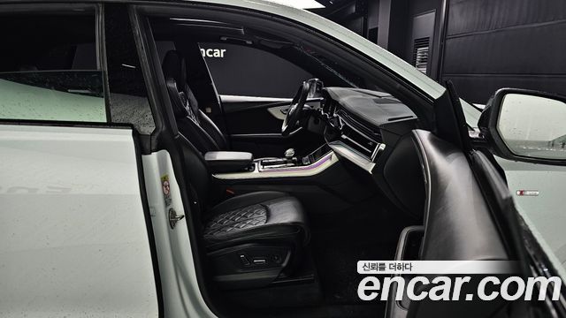 Audi Q8 55 TFSI Quattro Premium