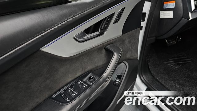 Audi Q8 55 TFSI Quattro Premium