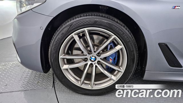 BMW 5-Series 530i xDrive M Sport Package Plus