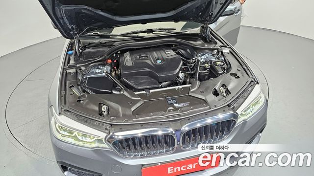 BMW 5-Series 530i xDrive M Sport Package Plus