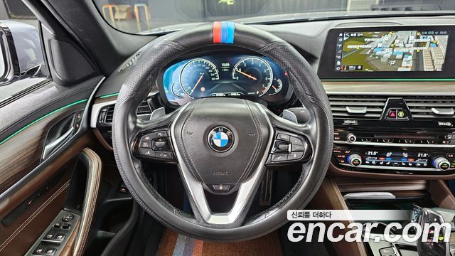 BMW 5-Series 530i xDrive M Sport Package Plus