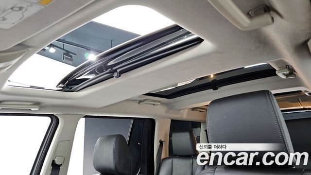 Land Rover Discovery 3.0 SDV6 SE