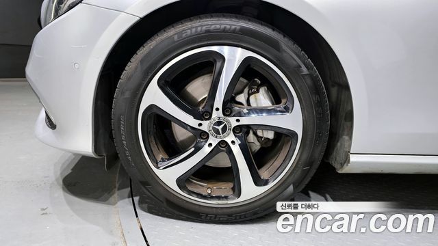 Mercedes-Benz E-Class E250 Avantgarde