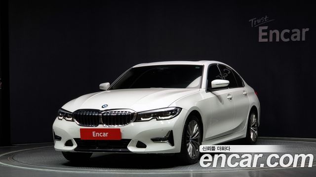 BMW 3-Series 320i Luxury