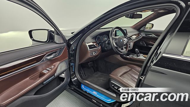 BMW 7-Series 750Li xDrive