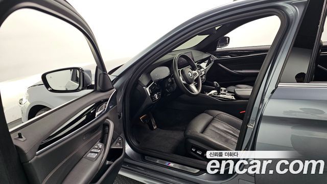 BMW 5-Series 530e M Sport