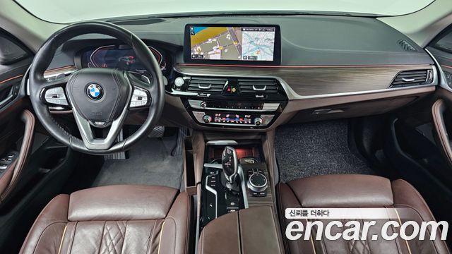 BMW 5-Series 530i Luxury
