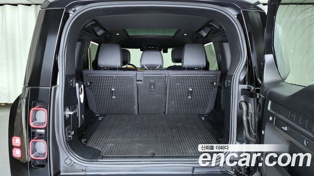 Land Rover Defender 110 P400 X
