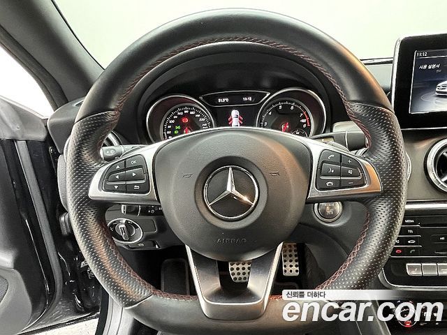 Mercedes-Benz CLA-Class CLA220 AMG Line