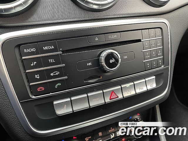 Mercedes-Benz CLA-Class CLA220 AMG Line