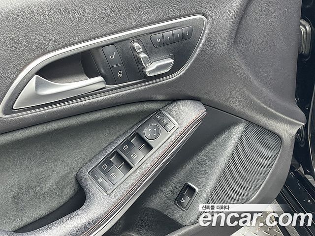 Mercedes-Benz CLA-Class CLA220 AMG Line