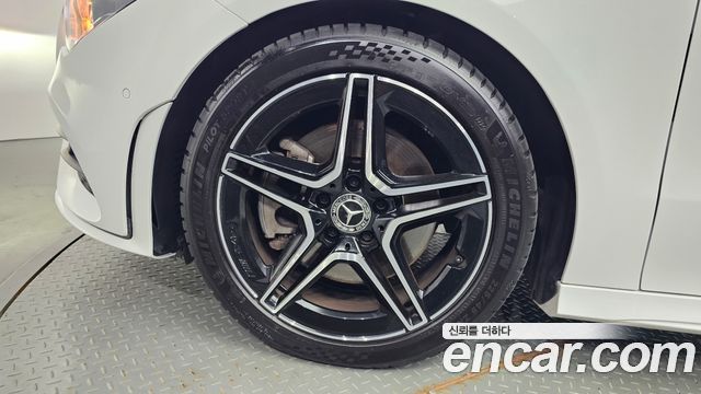 Mercedes-Benz CLA-Class CLA250 4MATIC