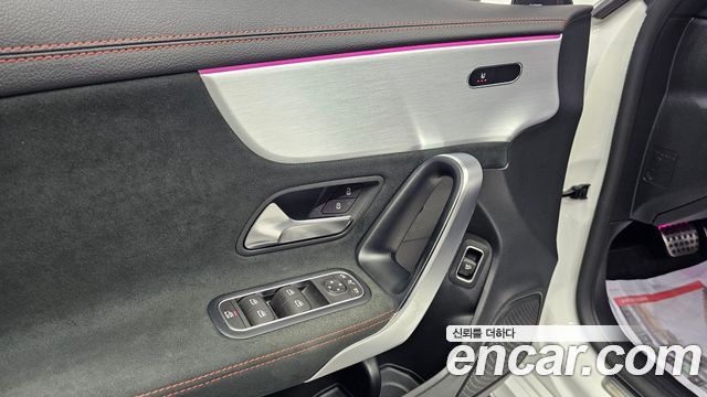 Mercedes-Benz CLA-Class CLA250 4MATIC