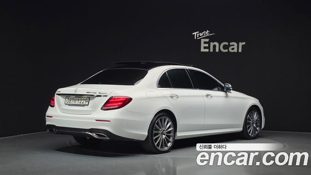 Mercedes-Benz E-Class E350 4MATIC AMG Line