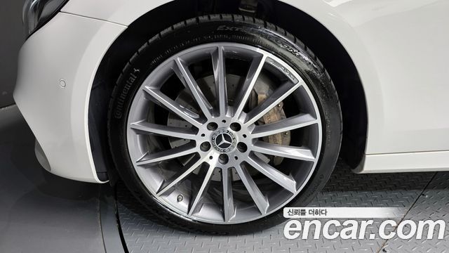 Mercedes-Benz E-Class E350 4MATIC AMG Line