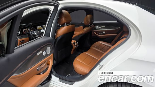 Mercedes-Benz E-Class E350 4MATIC AMG Line