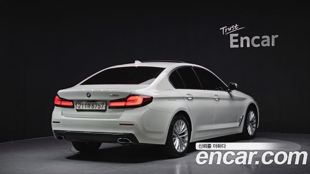 BMW 5-Series 530i Luxury