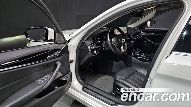 BMW 5-Series 530i Luxury