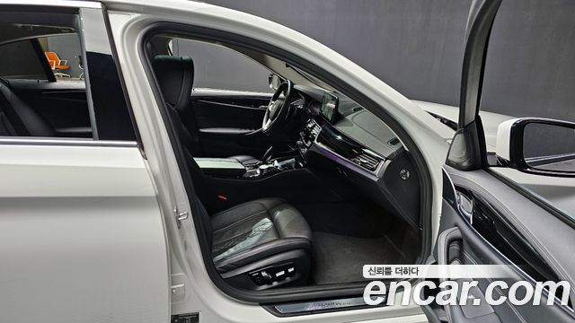 BMW 5-Series 530i Luxury