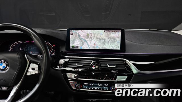 BMW 5-Series 530i Luxury