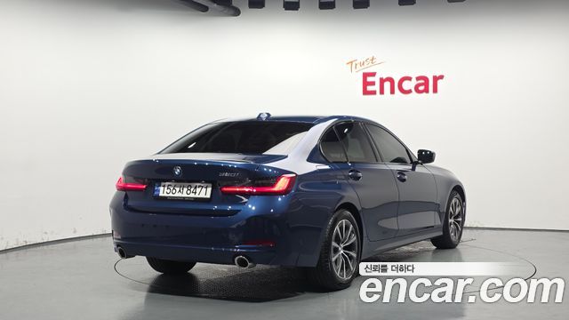 BMW 3-Series 320i