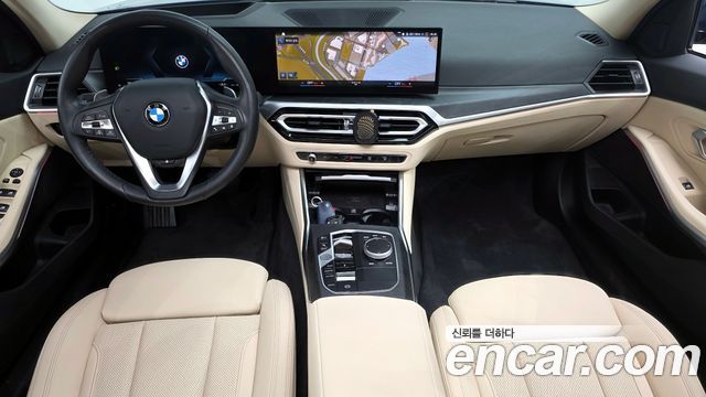 BMW 3-Series 320i