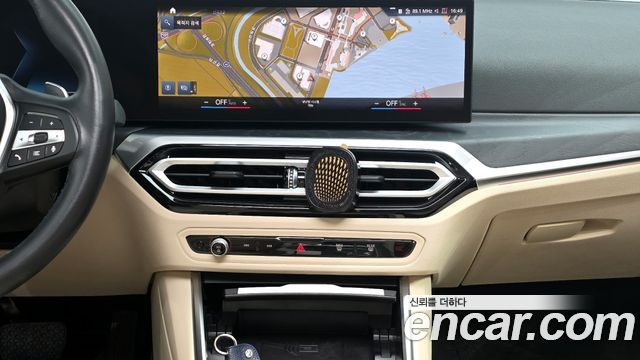 BMW 3-Series 320i
