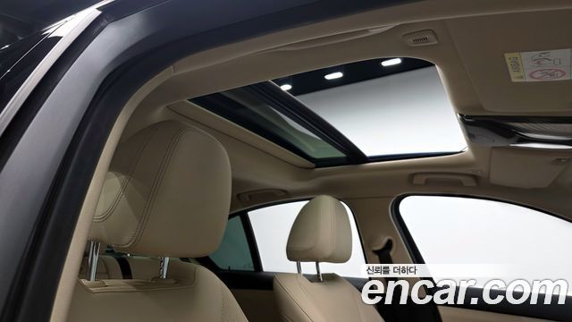 BMW 3-Series 320i