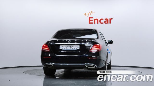 Mercedes-Benz E-Class E300 4MATIC Avnatgarde