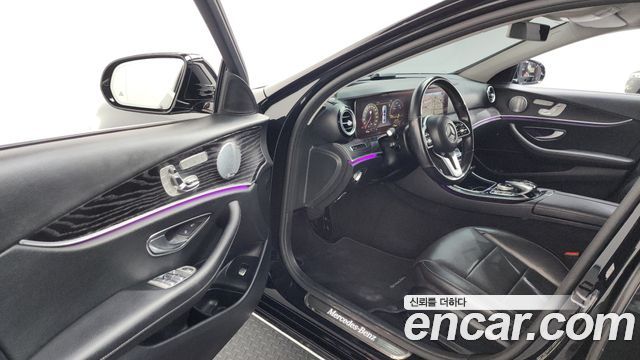 Mercedes-Benz E-Class E300 4MATIC Avnatgarde