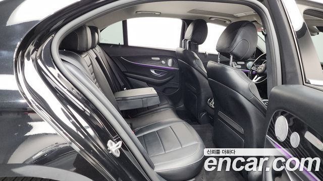 Mercedes-Benz E-Class E300 4MATIC Avnatgarde