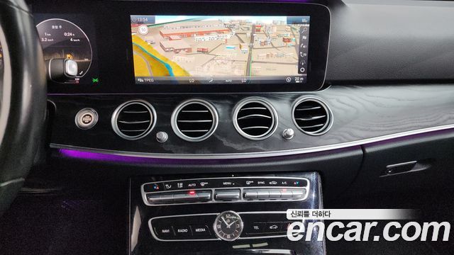 Mercedes-Benz E-Class E300 4MATIC Avnatgarde