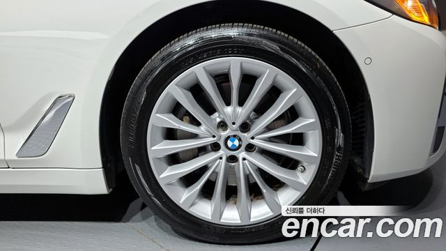 BMW 5-Series 530e Luxury
