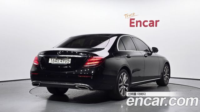 Mercedes-Benz E-Class E300 4MATIC Avnatgarde