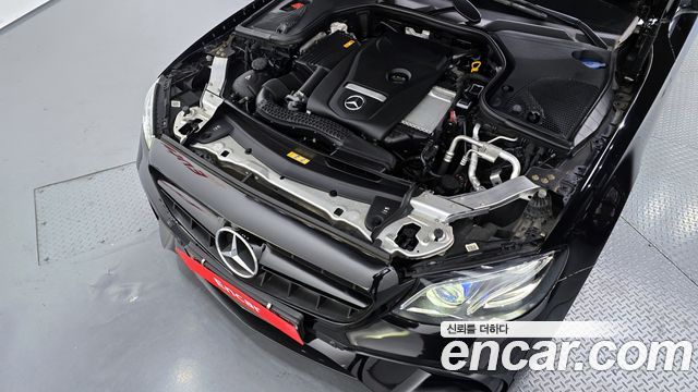 Mercedes-Benz E-Class E300 4MATIC Avnatgarde