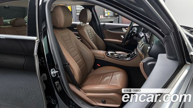 Mercedes-Benz E-Class E300 4MATIC Avnatgarde