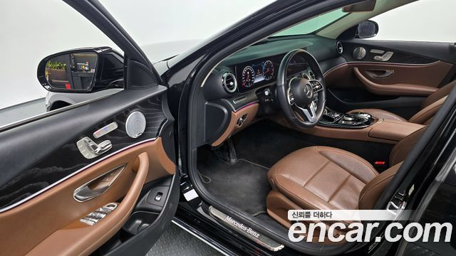 Mercedes-Benz E-Class E300 4MATIC Avnatgarde