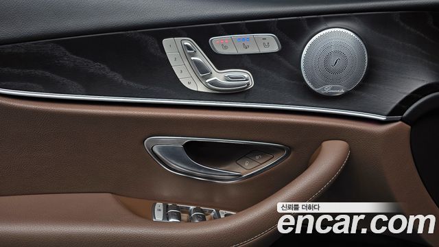 Mercedes-Benz E-Class E300 4MATIC Avnatgarde