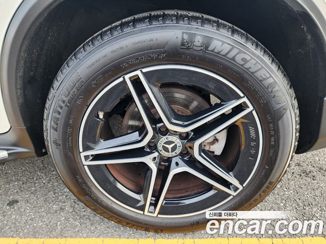 Mercedes-Benz GLC-Class GLC300 4MATIC Premium Coupe