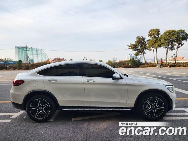 Mercedes-Benz GLC-Class GLC300 4MATIC Premium Coupe