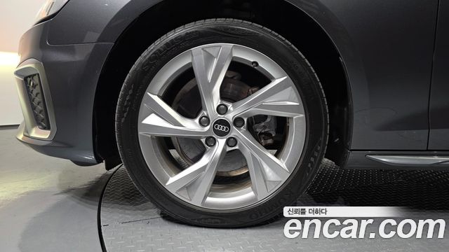 Audi A4 40 TFSI Premium