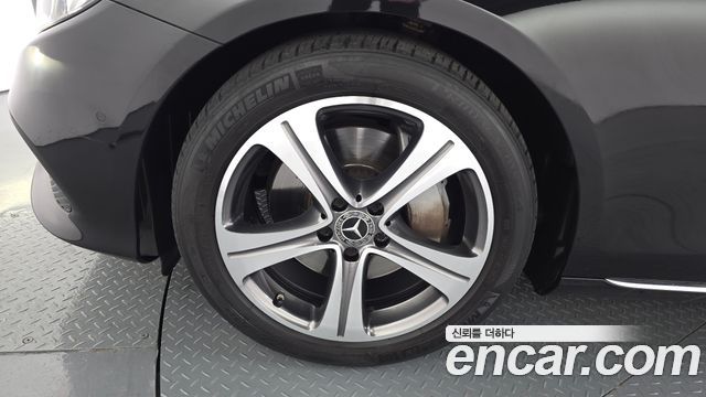 Mercedes-Benz E-Class E300 Avantgarde