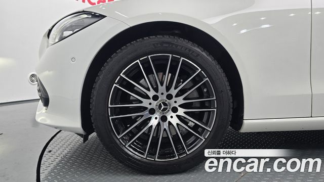 Mercedes-Benz C-Class C200 4MATIC Avantgarde