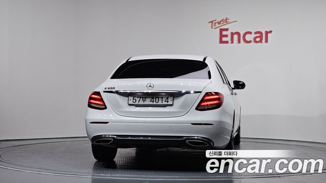 Mercedes-Benz E-Class E200 Avantgarde