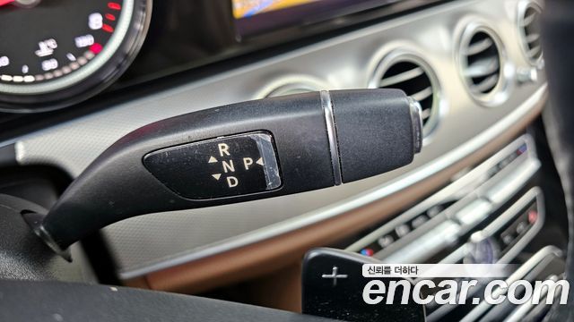 Mercedes-Benz E-Class E200 Avantgarde