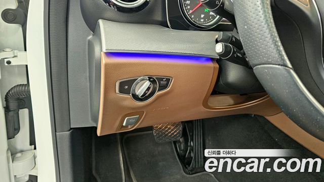 Mercedes-Benz E-Class E200 Avantgarde
