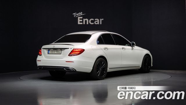 Mercedes-Benz E-Class E220d 4MATIC Avantgarde